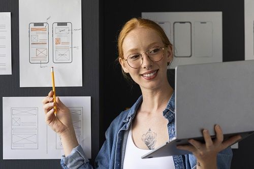 UX/UI-дизайнер за работой