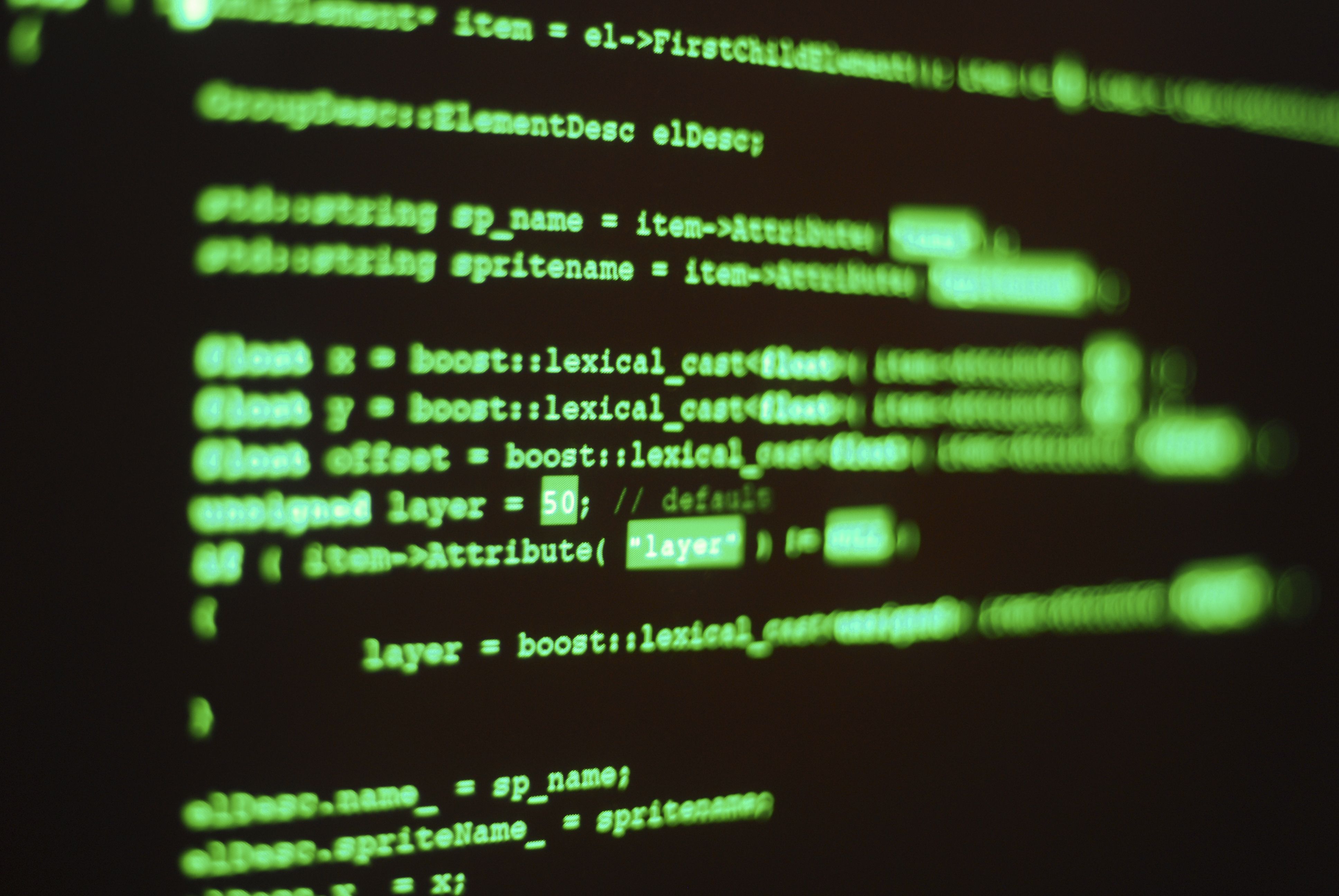 Java-разработчику нужны знания ООП, фреймворков, БД и умение писать устойчивый и масштабируемый код
